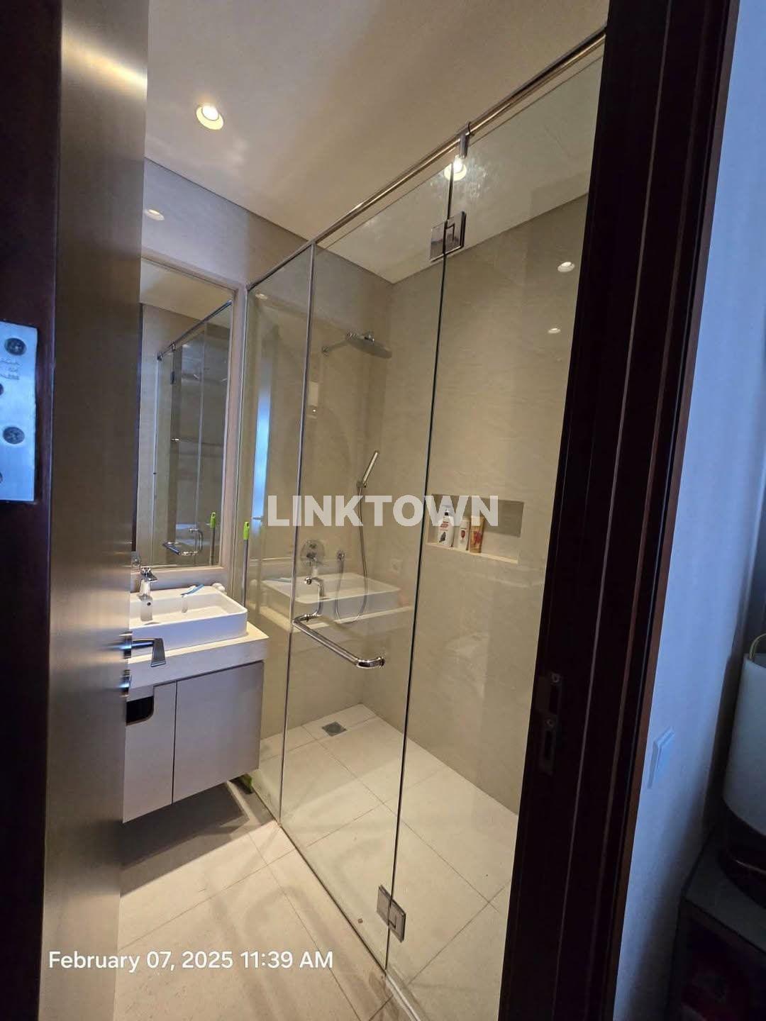 Furnished Apartemen 2 Br di Rosebay Graha Famili Surabaya Barat