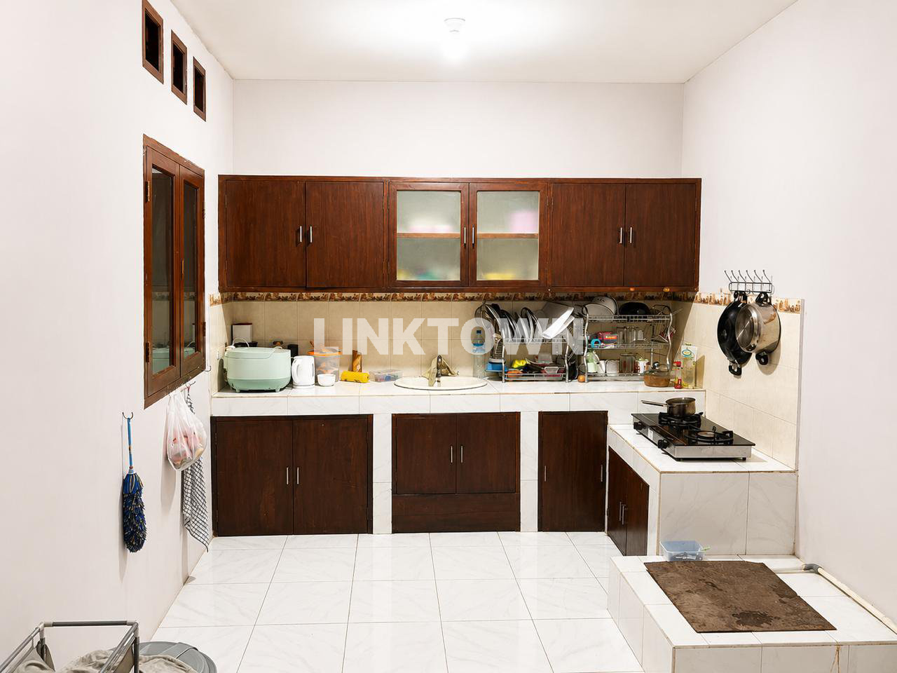 Dijual Rumah Nyaman dan Kokoh Lokasi Strategis Ciganatiri Bandung