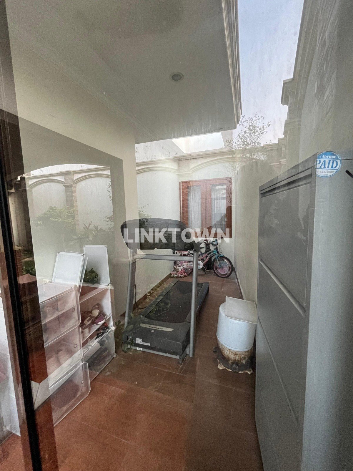 Modern Classic House In Jakarta Timur