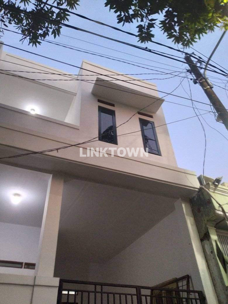 Dijual Rumah 2 Lantai 4 Kamar Tidur di Villa Mutiara Gading