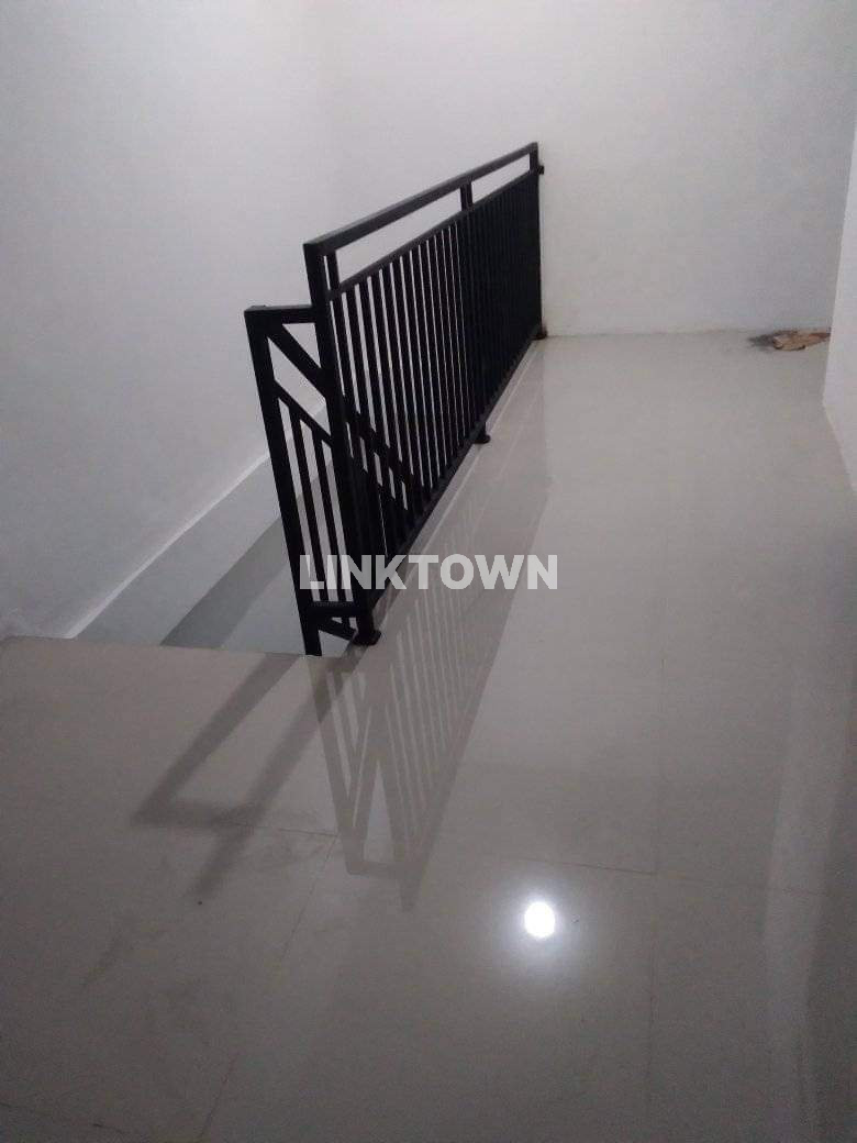 Dijual Rumah 2 Lantai 4 Kamar Tidur di Villa Mutiara Gading
