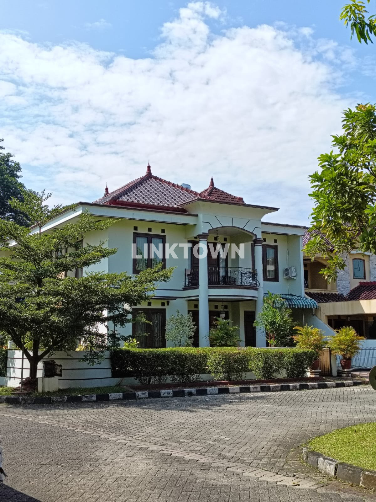 Dijual Rumah Luas 2,5 Lantai Siap Huni Depan Pakuwon Mall Bekasi Dijual Rumah Luas 2,5 Lantai Siap Huni Depan Pakuwon Mall Bekasi