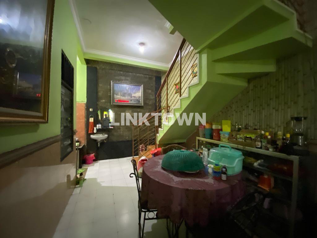 Rumah 3 Lantai Murah Siap Huni di Wisma Permai Waru Sidoarjo